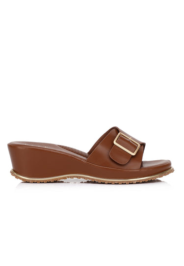 Elayne Comfy Fit Footbed Sandals In Tan