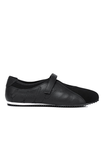 Soline Comfy Fit Footbed Microfiber Leather Sneakers In Black