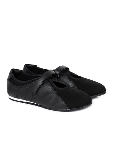 Soline Comfy Fit Footbed Microfiber Leather Sneakers In Black